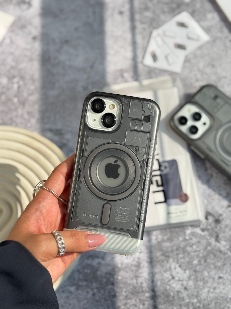 قاب Spigen Classic C1 (MagFit) اورجینال ضد ضربه برای آیفون 13  /  آیفون13  /  iphone13  / iphone 13