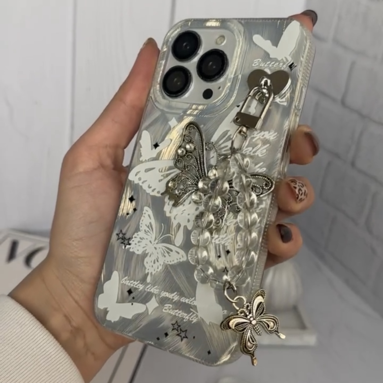 قاب کاور گارد پروانه butterfly خفن با بند آویز لاکچری آیفون۱3پرو/ آیفون ۱3 پرو/ iphone13pro/ iphone 13 pro