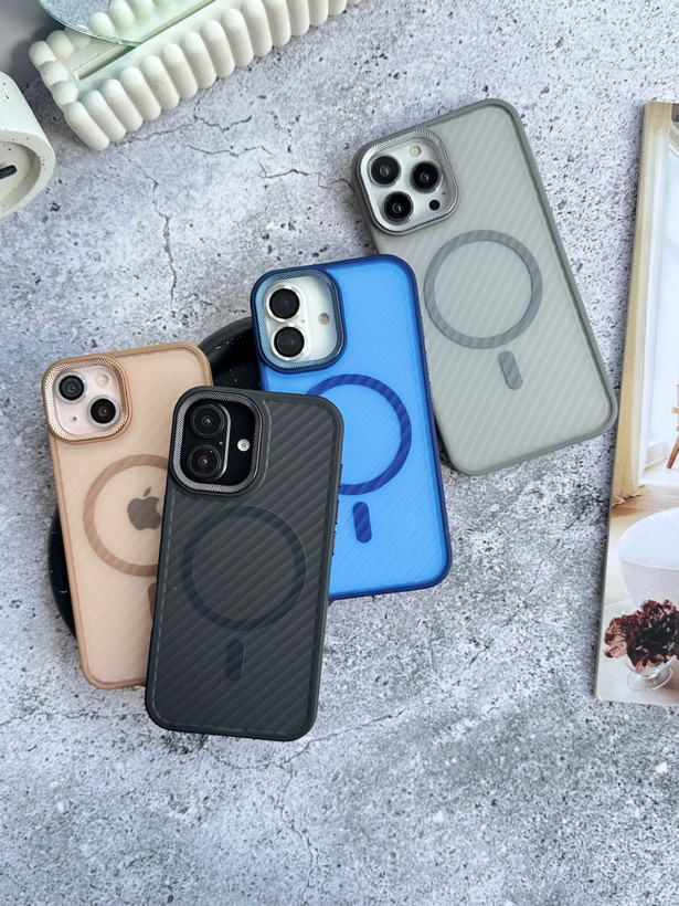 قاب کاور گارد Matte Mag (لنز کربن شیاردار) رنگ دیزرت تیتانیوم آیفون16 / آیفون 16 / iphone 16 / iphone16