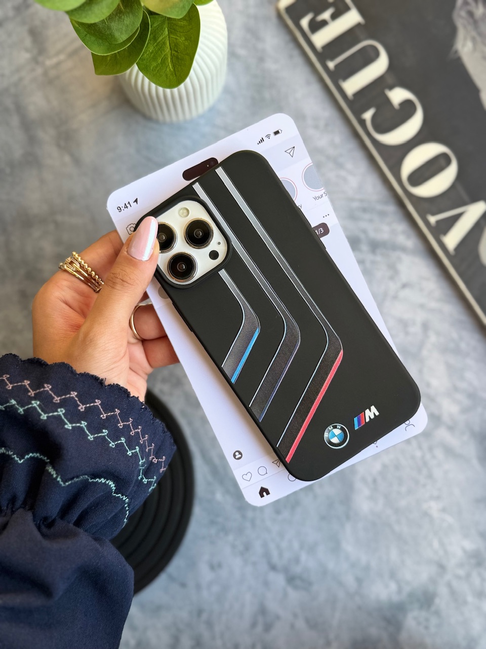 قاب خودرو ماشین bmw آیفون15پرومکس / آیفون 15پرومکس / iphone15promax / iphone 15promax