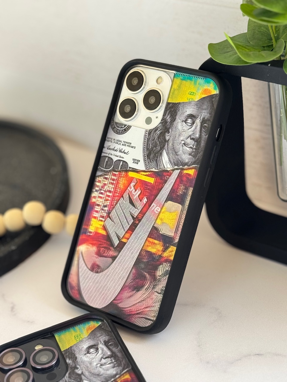 قاب کاور گارد نایک nike usd طرح دلار خفن آیفون 15 / آیفون15 / iphone15 / iphone 15